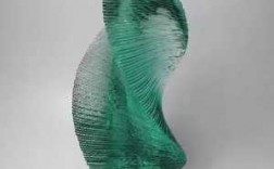 玻璃雕塑属于纤维艺术吗（玻璃材质雕塑）